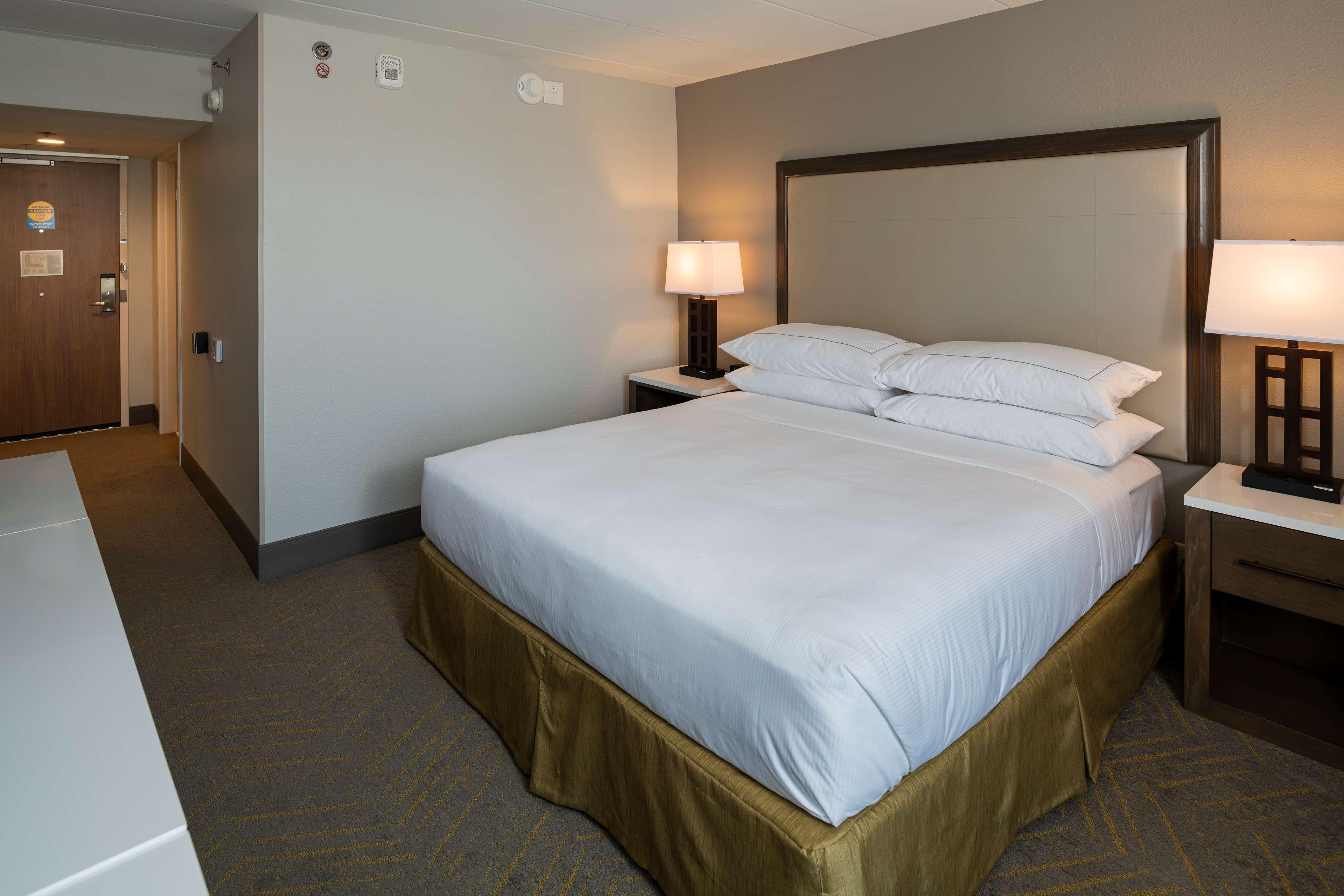 Hotel Doubletree By Hilton Madison East Zewnętrze zdjęcie