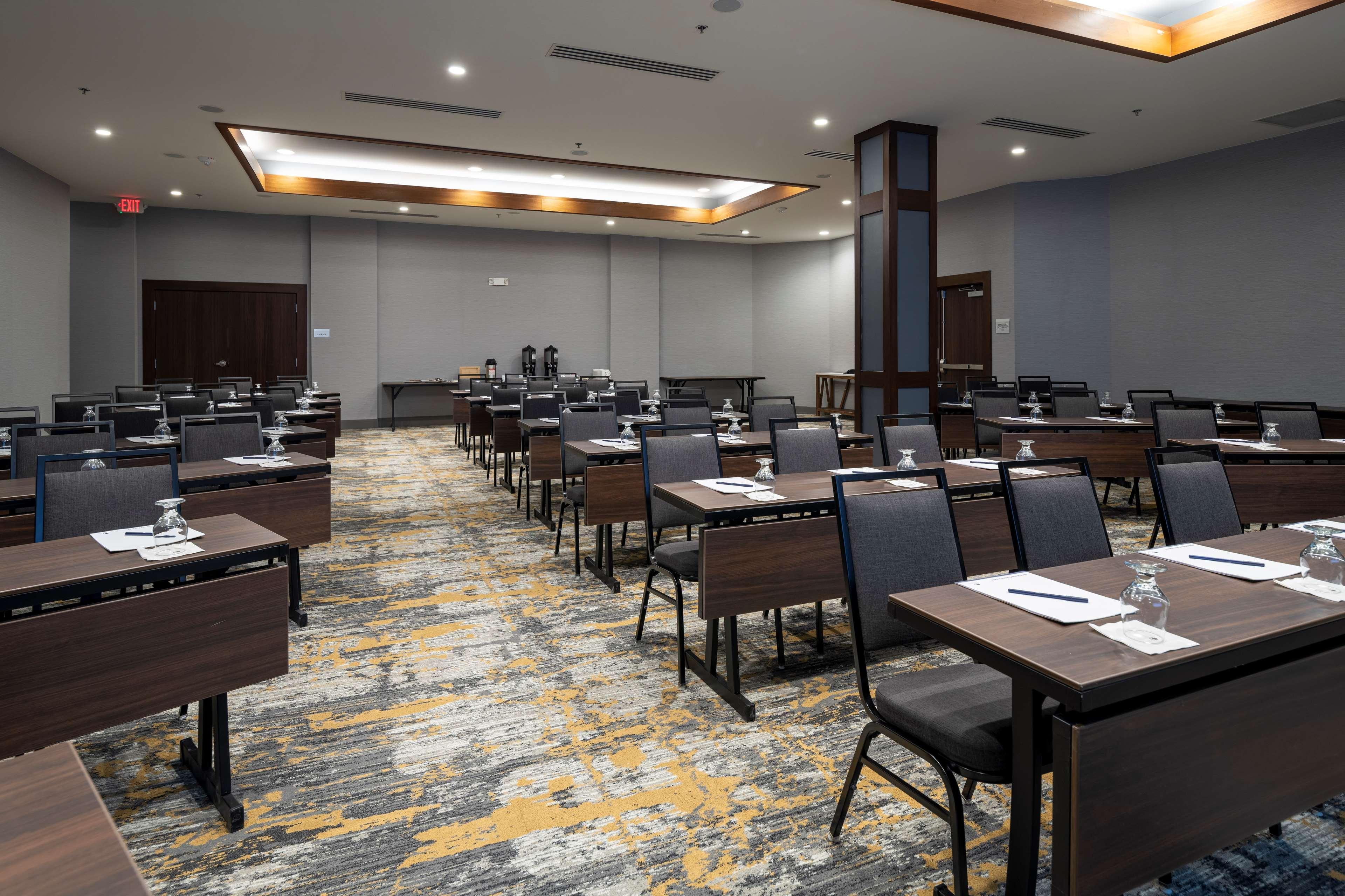Hotel Doubletree By Hilton Madison East Zewnętrze zdjęcie